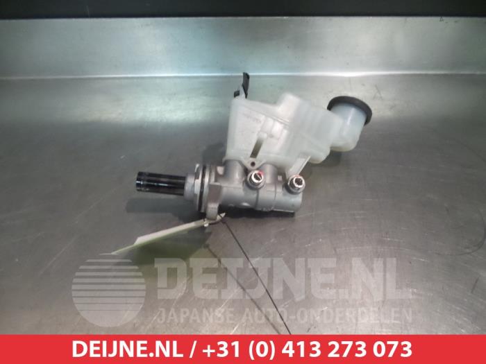 Used Master cylinder Toyota Verso S 1.33 16V Dual VVT-I Price on request offered by V.Deijne Jap.Auto-onderdelen BV