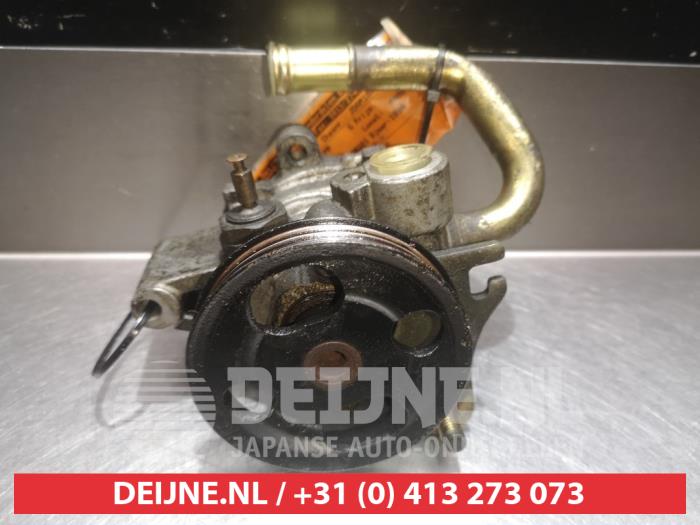 Usagé Pompe de direction Daihatsu Sirion/Storia (M1) 1.0 12V Prix € 30,00 Règlement à la marge proposé par V.Deijne Jap.Auto-onderdelen BV