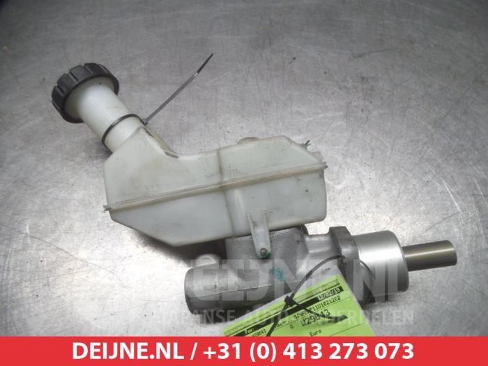 Used Master cylinder Nissan Note (E11) 1.5 dCi 86 Price on request offered by V.Deijne Jap.Auto-onderdelen BV