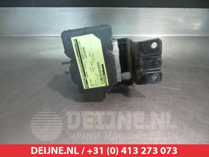 Begagnade ABS-pump Kia Rio III (UB) 1.1 CRDi VGT 12V Pris € 35,00 Marginaltabell erbjuds av V.Deijne Jap.Auto-onderdelen BV