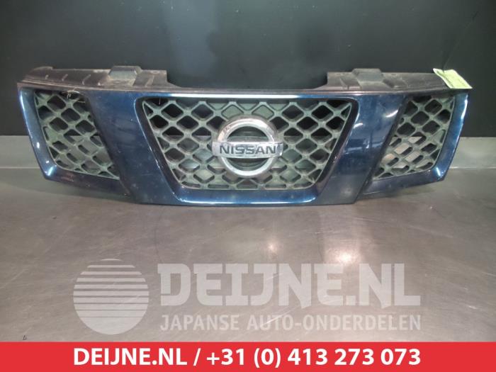 Używane Grill Nissan Pathfinder (R51) 2.5 dCi 16V 4x4 Cena € 50,00 Procedura marży oferowane przez V.Deijne Jap.Auto-onderdelen BV
