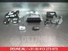 Cilindro de juego de cerraduras (completo) de un Suzuki SX4 S-Cross (JY), 2013 1.6 16V DDiS AllGrip, SUV, Diesel, 1.598cc, 88kW (120pk), 4x4, D16AA, 2013-08 / 2016-09, JYB82 2014