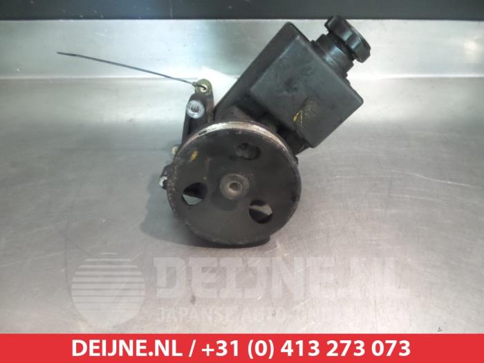 Usagé Pompe de direction Ssang Yong Kyron 2.0 M 200 Xdi 16V 4x4 Prix € 35,00 Règlement à la marge proposé par V.Deijne Jap.Auto-onderdelen BV