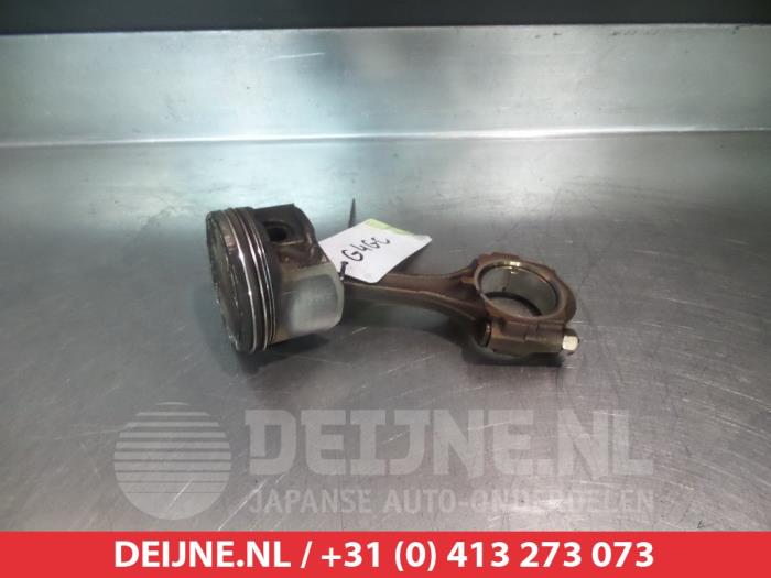 Usagé Piston Kia Sportage (JE) Prix € 50,00 Règlement à la marge proposé par V.Deijne Jap.Auto-onderdelen BV