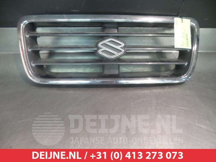 Używane Grill Suzuki Vitara Cena € 50,00 Procedura marży oferowane przez V.Deijne Jap.Auto-onderdelen BV