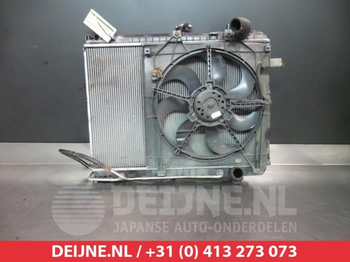 Radiateur d'un Kia Carnival/Grand Carnival 3 2.2 CRDi 16V VGT 2011