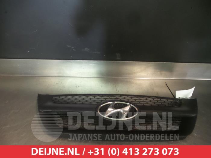 Używane Grill Hyundai Sonata 2.0 CRDI VGT 16V Dynamic Cena na żądanie oferowane przez V.Deijne Jap.Auto-onderdelen BV