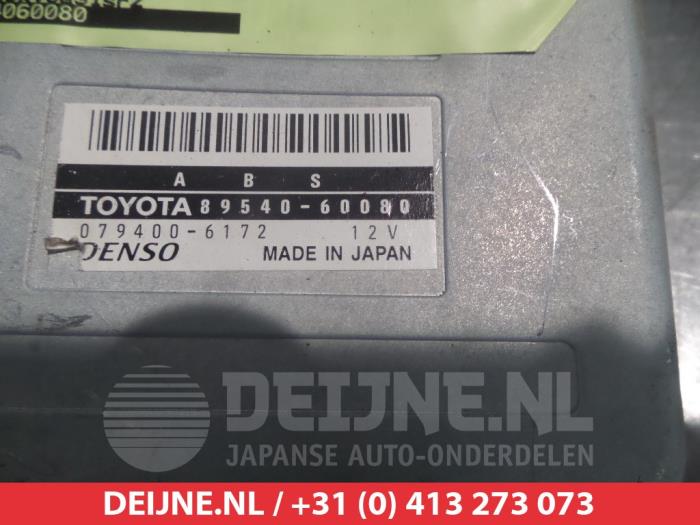 Ordinateur ABS d'un Toyota Land Cruiser 100 (J10) 4.2 TDI 100 24V 1999