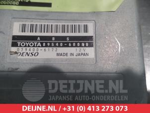 Ordinateur ABS d'un Toyota Land Cruiser 100 (J10) 4.2 TDI 100 24V 1999