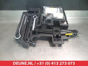 Used Tyre pump Lexus CT 200h 1.8 16V Price € 100,00 Margin scheme offered by V.Deijne Jap.Auto-onderdelen BV