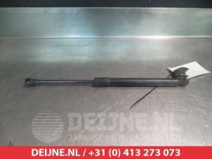 Used Rear gas strut, left Chevrolet Spark 1.0 16V Bifuel Price on request offered by V.Deijne Jap.Auto-onderdelen BV