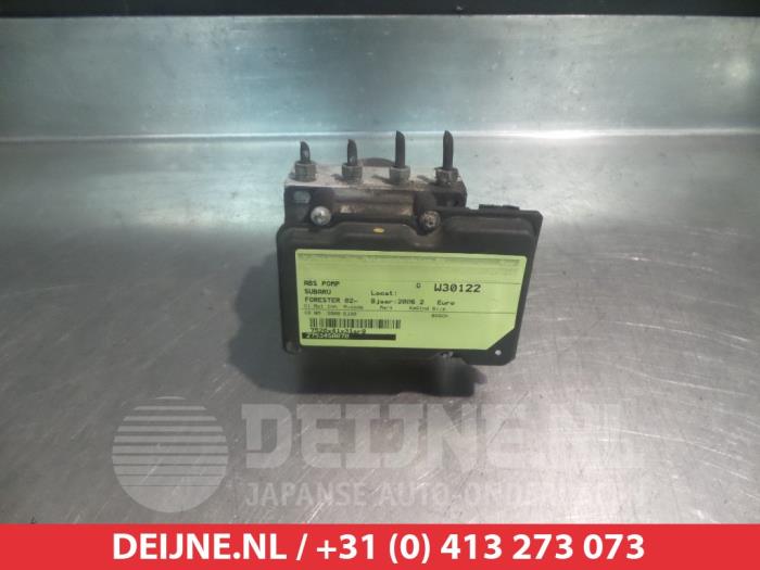 ABS pump from a Subaru Forester (SG) 2.0 16V X 2006