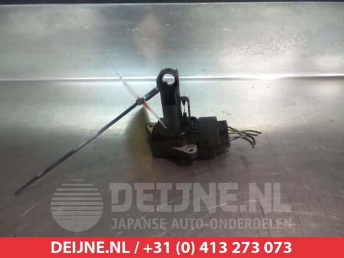 Begagnade Luftflödesmätare Toyota Corolla Verso (E12) 2.0 D-4D 16V 90 Pris € 25,00 Marginaltabell erbjuds av V.Deijne Jap.Auto-onderdelen BV
