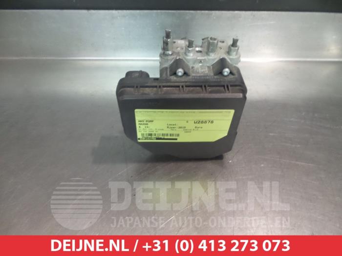 Używane Pompa ABS Mazda 6 (GJ/GH/GL) 2.2 SkyActiv-D 150 16V AWD Cena € 200,00 Procedura marży oferowane przez V.Deijne Jap.Auto-onderdelen BV