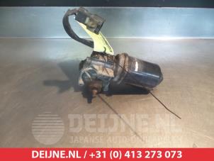 Used Front wiper motor Ssang Yong Rexton 2.7 Xdi RX/RJ 270 16V Price on request offered by V.Deijne Jap.Auto-onderdelen BV