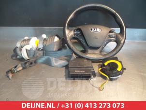 Used Airbag set + module Kia Cee'd (JDB5) Price € 400,00 Margin scheme offered by V.Deijne Jap.Auto-onderdelen BV