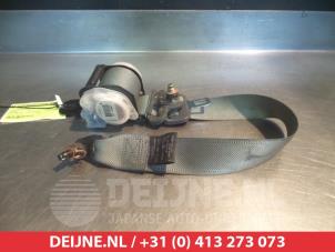 Used Rear seatbelt, centre Hyundai Atos 1.0 12V Price on request offered by V.Deijne Jap.Auto-onderdelen BV