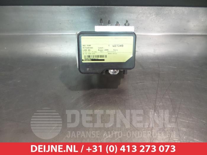 Used ABS pump Mitsubishi L-200 2.5 DI-D 4x4 Price € 125,00 Margin scheme offered by V.Deijne Jap.Auto-onderdelen BV