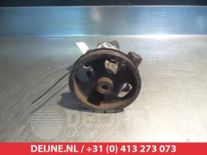 Used Power steering pump Toyota RAV4 (A2) 2.0 D-4D 16V 4x4 Price € 50,00 Margin scheme offered by V.Deijne Jap.Auto-onderdelen BV