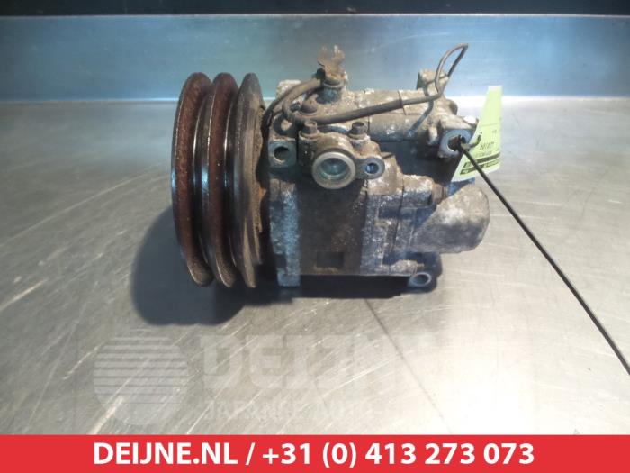 Usagé Pompe clim Mazda Premacy 2.0 DiTD 16V Prix € 25,00 Règlement à la marge proposé par V.Deijne Jap.Auto-onderdelen BV