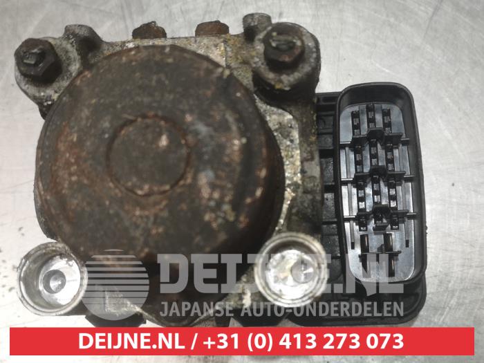 Usados Pompa ABS Toyota Previa (R3) 2.4i 16V VVT-i Precio € 75,00 Norma de margen ofrecido por V.Deijne Jap.Auto-onderdelen BV