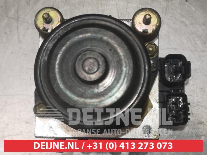 Gebrauchte ABS Pumpe Toyota Land Cruiser 90 (J9) 3.0 TD Preis € 150,00 Margenregelung angeboten von V.Deijne Jap.Auto-onderdelen BV