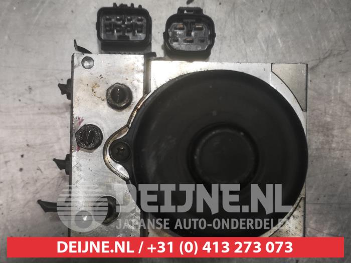 Używane Pompa ABS Toyota Celica (ZZT230/231) 1.8i 16V Cena € 50,00 Procedura marży oferowane przez V.Deijne Jap.Auto-onderdelen BV