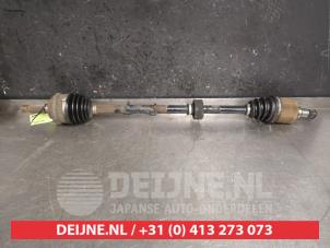 Used Front drive shaft, right Honda Civic (EP/EU) 1.7 CTDi 16V Price € 50,00 Margin scheme offered by V.Deijne Jap.Auto-onderdelen BV