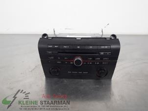 Używane Radioodtwarzacz CD Mazda 3 (BK12) 2.0i 16V Cena na żądanie oferowane przez Kleine Staarman B.V. Autodemontage
