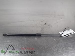 Used Rear gas strut, left Hyundai iX35 (LM) 1.6 GDI 16V Price on request offered by Kleine Staarman B.V. Autodemontage