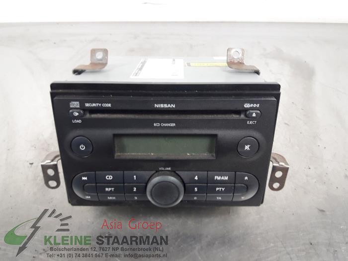 Radio CD player from a Nissan Note (E11) 1.4 16V 2006