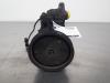 Air conditioning pump from a Kia Carens I, 2000 / 2002 1.8i 16V, MPV, Petrol, 1.793cc, 81kW (110pk), FWD, TED, 2000-11 / 2002-07 2001