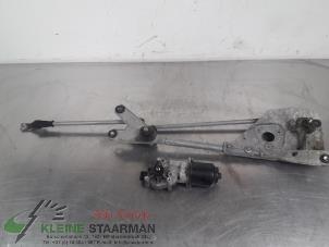 Used Front wiper motor Nissan X-Trail Price on request offered by Kleine Staarman B.V. Autodemontage