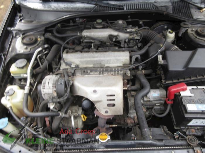 Engine from a Toyota Avensis (T22) 2.0 16V 1998