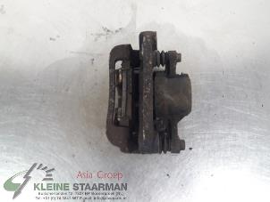 Used Rear brake calliper, right Kia Carnival/Grand Carnival 3 2.9 CRDi 16V VGT Price on request offered by Kleine Staarman B.V. Autodemontage
