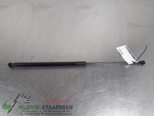 Used Rear gas strut, right Toyota Aygo (B40) 1.0 12V VVT-i Price on request offered by Kleine Staarman B.V. Autodemontage