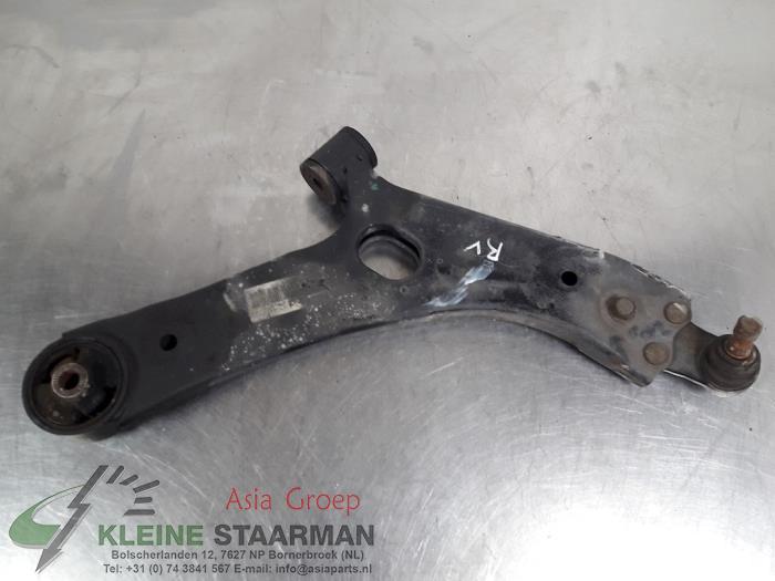 Front lower wishbone, right from a Hyundai iX35 (LM) 1.6 GDI 16V 2012