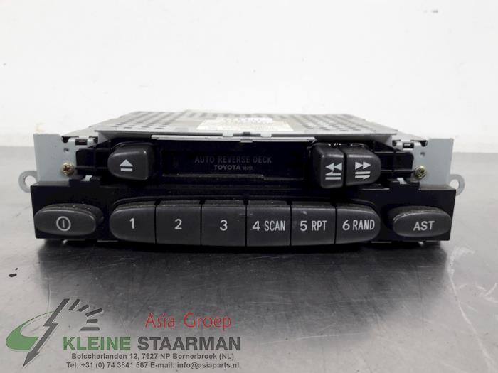 Radio/cassette player Toyota Yaris 1.0 16V VVT-i - 8612052010