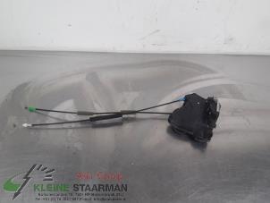 Used Front door lock mechanism 4-door, right Toyota Avensis Wagon (T27) 1.8 16V VVT-i Price on request offered by Kleine Staarman B.V. Autodemontage