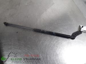 Used Rear gas strut, left Toyota Avensis Wagon (T27) 1.8 16V VVT-i Price on request offered by Kleine Staarman B.V. Autodemontage