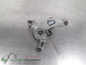 Used Front wiper motor Kia Carens IV (RP) 1.6 GDI 16V Price on request offered by Kleine Staarman B.V. Autodemontage
