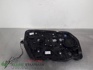 Used Window mechanism 4-door, front left Kia Cee'd Sportswagon (JDC5) 1.6 GDI 16V Price on request offered by Kleine Staarman B.V. Autodemontage