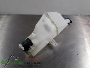 Used Front windscreen washer reservoir Kia Venga 1.6 CVVT 16V Price on request offered by Kleine Staarman B.V. Autodemontage