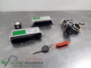 Used Ignition lock + key Kia Carens II (FJ) 1.8i 16V Price on request offered by Kleine Staarman B.V. Autodemontage
