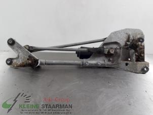Used Front wiper motor Nissan X-Trail (T30) 2.5 16V 4x4 Price on request offered by Kleine Staarman B.V. Autodemontage