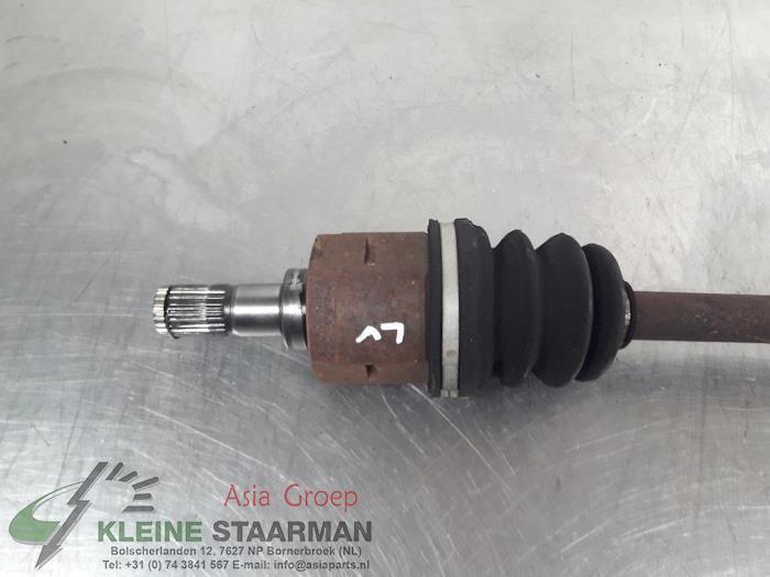 Front drive shaft, left from a Hyundai Accent 1.4i 16V 2007