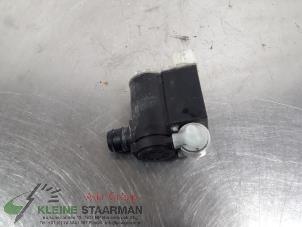 Used Windscreen washer pump Hyundai iX20 (JC) 1.6i 16V Price on request offered by Kleine Staarman B.V. Autodemontage