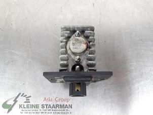 Used Heater resistor Hyundai Santa Fe I 2.7 V6 24V 4x4 Autom. Price on request offered by Kleine Staarman B.V. Autodemontage