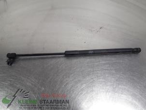 Used Rear gas strut, left Hyundai i10 (B5) 1.2 16V Price on request offered by Kleine Staarman B.V. Autodemontage