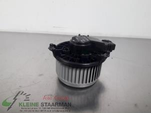 Usados Motor de ventilador de calefactor Toyota Yaris III (P13) 1.0 12V VVT-i Precio de solicitud ofrecido por Kleine Staarman B.V. Autodemontage